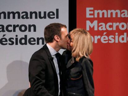 Emmanuel Macron e Brigitte Trogneux.