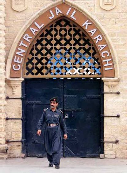 Entrada de la Prisión Central de Karachi, en la que están encarcelados tres españoles.