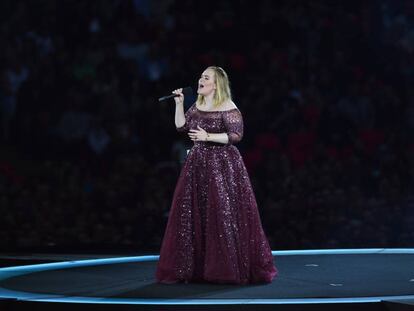 Adele, ayer en el estadio de Wembley, en Londres.
