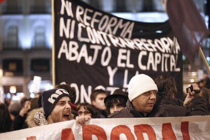 Concentraci&oacute;n organizada por el movimiento 15-M en la Puerta del Sol en 2012.