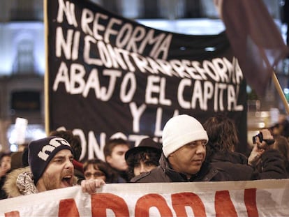 Concentraci&oacute;n organizada por el movimiento 15-M en la Puerta del Sol en 2012.