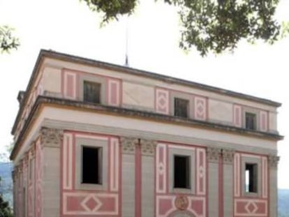 Fachada del edificio central de la torre Salvans.