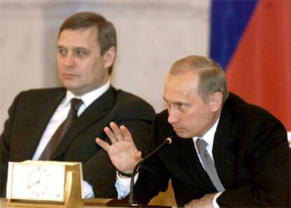 Putin (dcha) y Kasyanov, en una imagen de archivo.