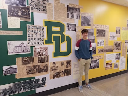 Gustavo Stuyck en el instituto de Beaver Dam (Wisconsin, EE UU) en el que estaba estudiando hasta la semana pasada.