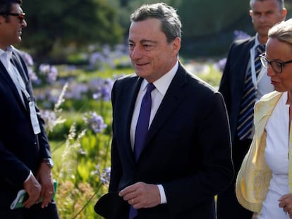 Mario Draghi llega al encuentro con los gobernadores de los bancos centrales en Sintra