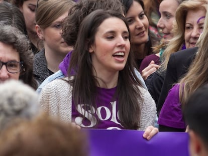 La ministra de igualdad, Irene Montero, durante la manifestación del 8-M.