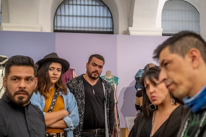 Omar Genaro Espinoza, Katherine González, Gustavo Andrés Villegas, y John Bernal diseñador y fotógrafo, son algunos de los participantes en la exposición.