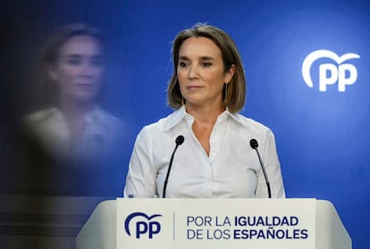 La secretaria general del PP, Cuca Gamarra, comparece este viernes en rueda de prensa en la sede del partido.