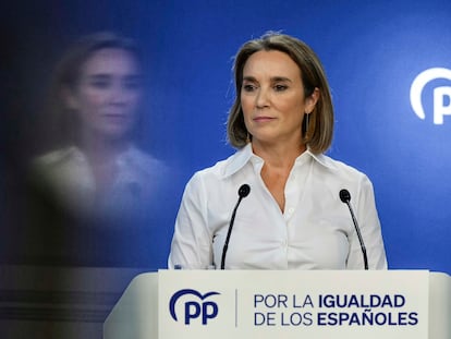 La secretaria general del PP, Cuca Gamarra, comparece este viernes en rueda de prensa en la sede del partido.