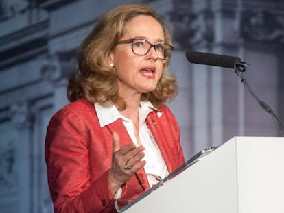 Calviño pide a BBVA que aclare cuanto antes el caso Villarejo y coopere con la justicia