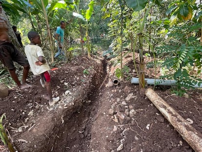 En esta comunidad de Cavaillon, en el departamento Sud, las tuberías resultaron dañadas por el sismo y el uso común. Después del terremoto de agosto de 2021, Unicef trabaja con el gobierno de Haití para reparar la infraestructura.