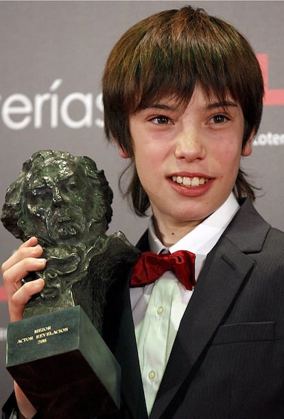 Tras la decisión de la Academia de Cine, este actor catalán puede que sea el último menor de 16 años, junto con su compañera de reparto, Marina Comas, en ganar un premio Goya. Lo ganó este año, por su papel de Andreu en <i>Pa Negre</i>, de Agustí Villaronga.