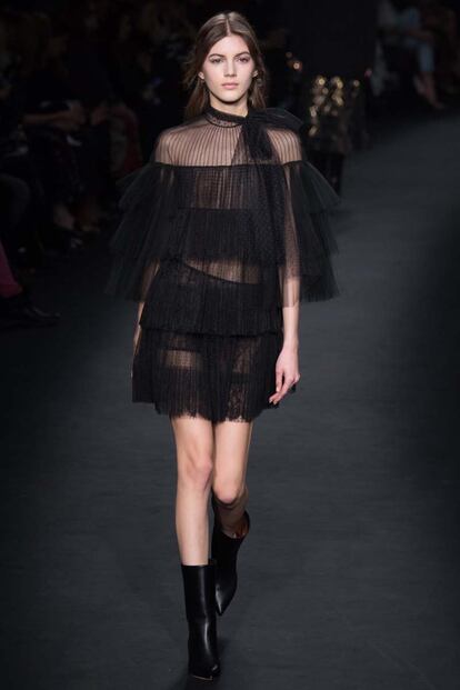 desfile valentino otoño invierno 2015 2016 paris fashion week