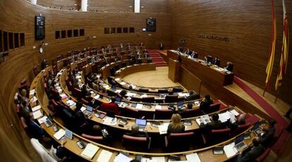 Las Cortes Valencianas se reunieron este miércoles por primera vez después de dos meses.