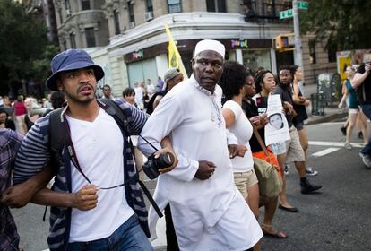  Marcha de protesta en el barrio neoyorquino de Lower East Side.