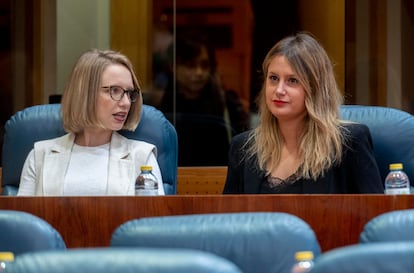 Carolina Alonso y Alejandra Jacinto, portavoces de Podemos en la Asamblea. 