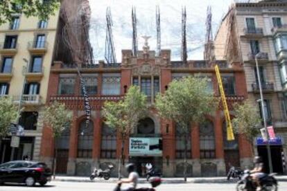 La iconoclasta fachada de la Fundació Tapies, en Barcelona.