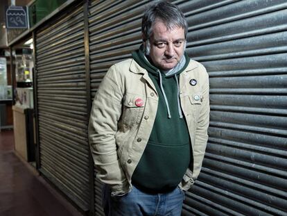 Juan Santaner, músico, fotografiado en el Mercado de la Cebada.