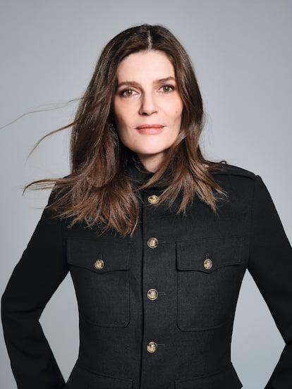 Chiara Mastroianni, con chaqueta de CELINE.