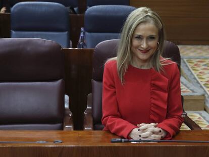 La presidenta de la Comunidad de Madrid, Cristina Cifuentes, hoy, en la Asamblea de Madrid. 