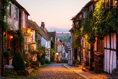 Mermaid Street, en el pueblo de Rye, Sussex, Inglaterra.