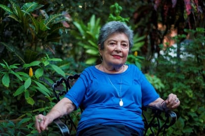 Claribel Alegría en su casa de Managua
