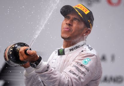 Hamilton celebra su victoria. 