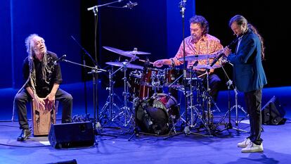 Rubem Dantas, Tino Di Geraldo y Jorge Pardo, anoche, en el homenaje a Chick Corea en JazzMadrid. / Fernando Tribiño / Madrid Destino