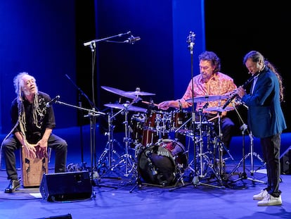 Rubem Dantas, Tino Di Geraldo y Jorge Pardo, anoche, en el homenaje a Chick Corea en JazzMadrid. / Fernando Tribiño / Madrid Destino