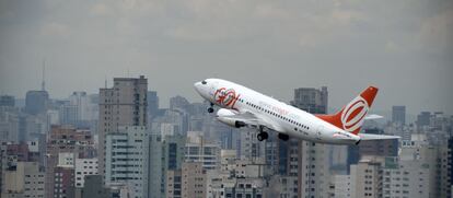 Un avión de Gol despega en Sao Paulo.