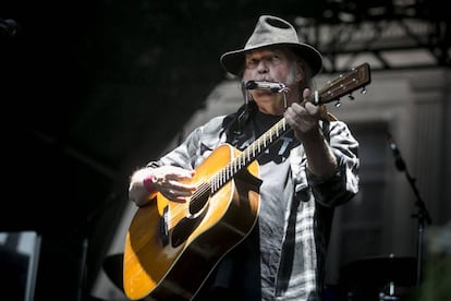 Neil Young, ahir a la nit al Poble Espanyol.