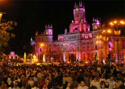 El Palacio de Comunicaciones no volverá a brillar así.