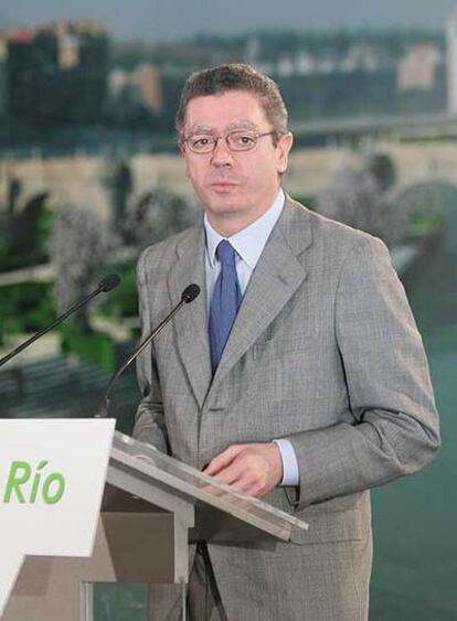 Alberto Ruiz-Gallardón presenta el proyecto del río.