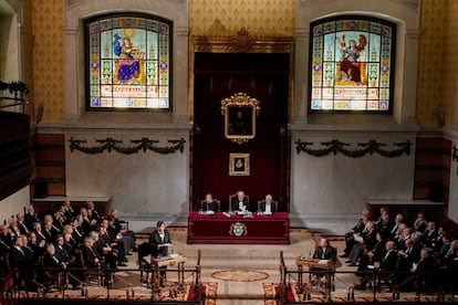 El salón de actos de la RAE, durante la lectura de su discurso de ingreso en la institución de Cercas.