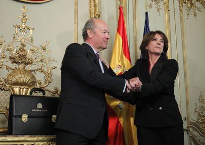 Traspaso de la cartera de Justicia de Dolores Delgado a Juan Carlos Campo, en enero de 2020.