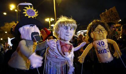 Concentraci&oacute;n en Madrid para exigir la retirada de los cargos a los dos titiriteros.