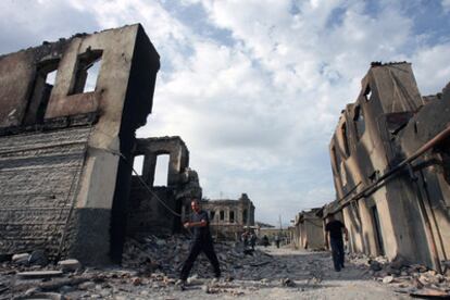 Imagen del barrio judío de Tsjinval, el que más sufrió durante la guerra. La frontera con Rusia es la única vía de entrada de suministros y ayuda humanitaria a Osetia del Sur.