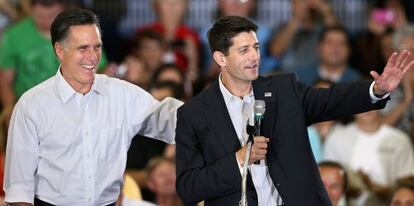 El republicano Mitt Romney y Paul Ryan, su compa&ntilde;ero de candidatura.