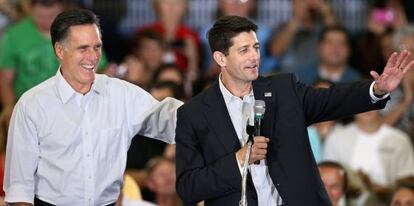 El republicano Mitt Romney y Paul Ryan, su compañero de candidatura.