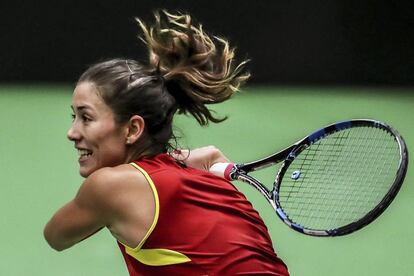 Garbi&ntilde;e Muguruza, en su partido contra Barbora Strycova