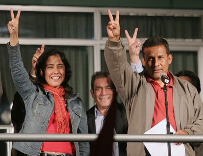 Nadine Heredia, con su esposo, el presidente Humala, el día de las elecciones.