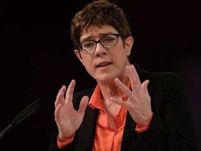 La presidenta de la CDU alemana, Annegret Kramp-Karrenbauer, esta semana durante una intervención en Demmin, al norte de Alemania. 