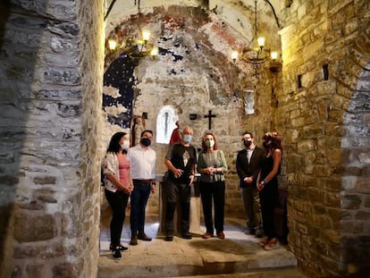 Una delegación de ERC presenta en Sant Vicenç de Castellet el listado de inmatriculaciones de la Iglesia