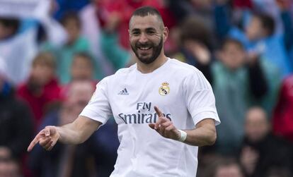 Benzema celebra su tanto al Getafe.