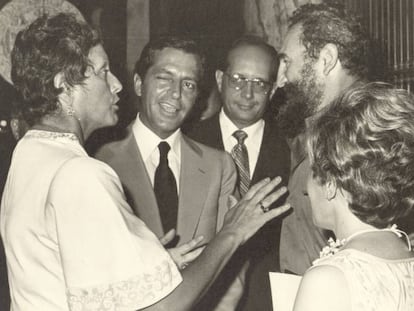 Natalia Bolívar junto a Fidel Castro y el entonces presidente español, Adolfo Suárez, en 1978.