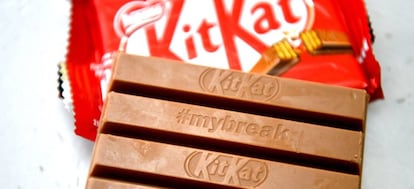  Imagen de una barra de chocolate KitKat de Nestle.