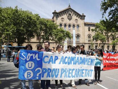 Protesta dels professors associats de la UB per les seves condicions laborals, en una imatge d'arxiu. 