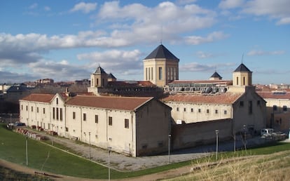 Exterior de la prisión de Segovia.