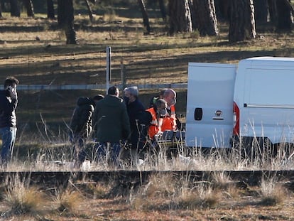 Agentes de la Guardia Civil en la zona donde han encontrando el cadáver de Esther López este sábado en Traspinedo (Valladolid).
