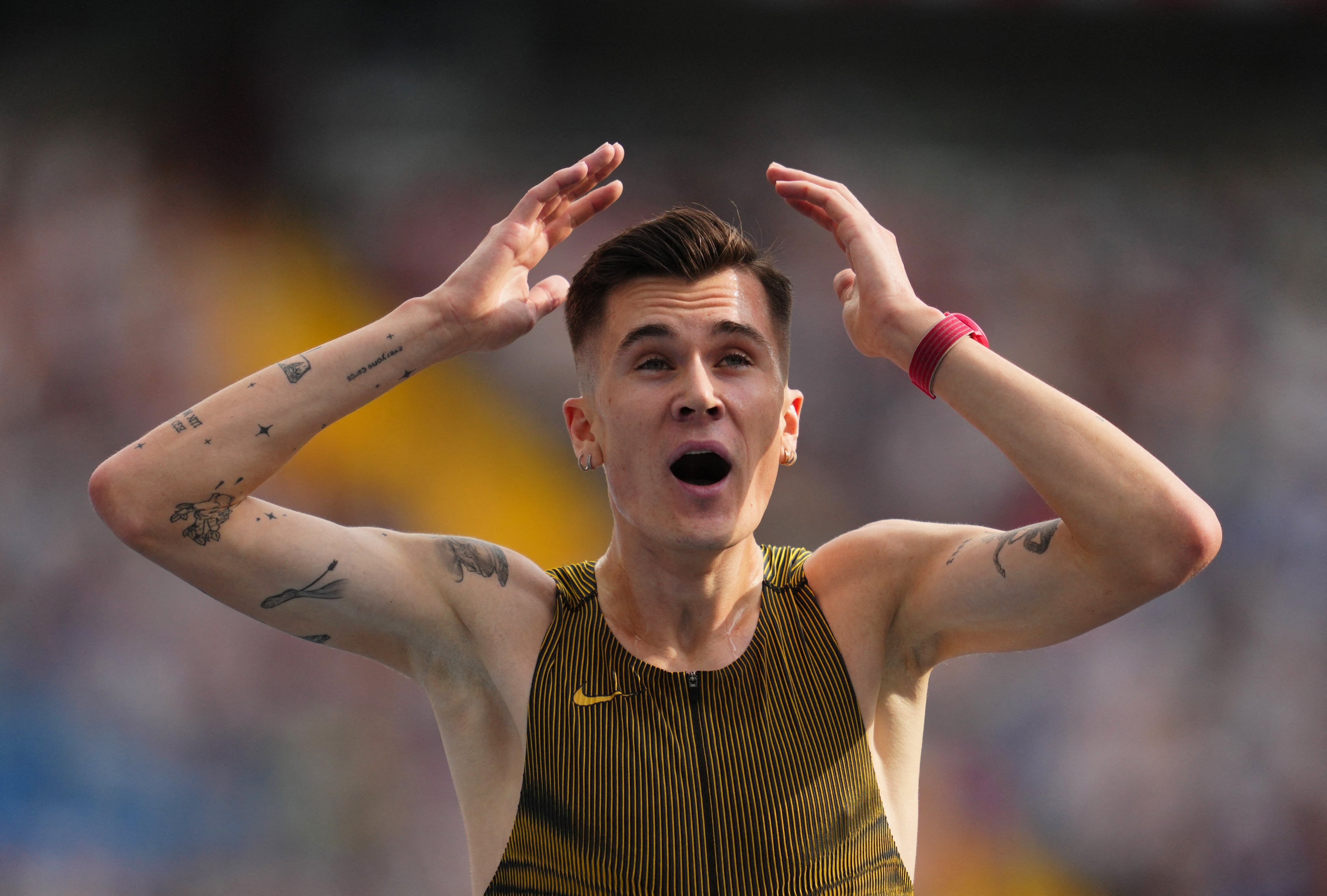 Jakob Ingebrigtsen alcanza el Everest del atletismo: bate el histórico récord de 3.000 